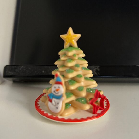 Hallmark Keepsake Ornament -Season's Treatings #7
